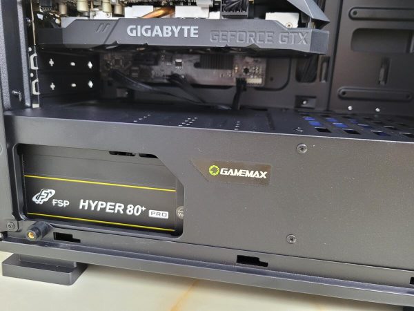 Intel i5-10400F GTX1660s 16GB 500GB 550W