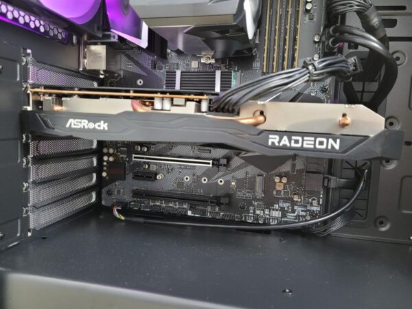 MSI Z390 i5-9600K RX6600 16GB 1TB 700W